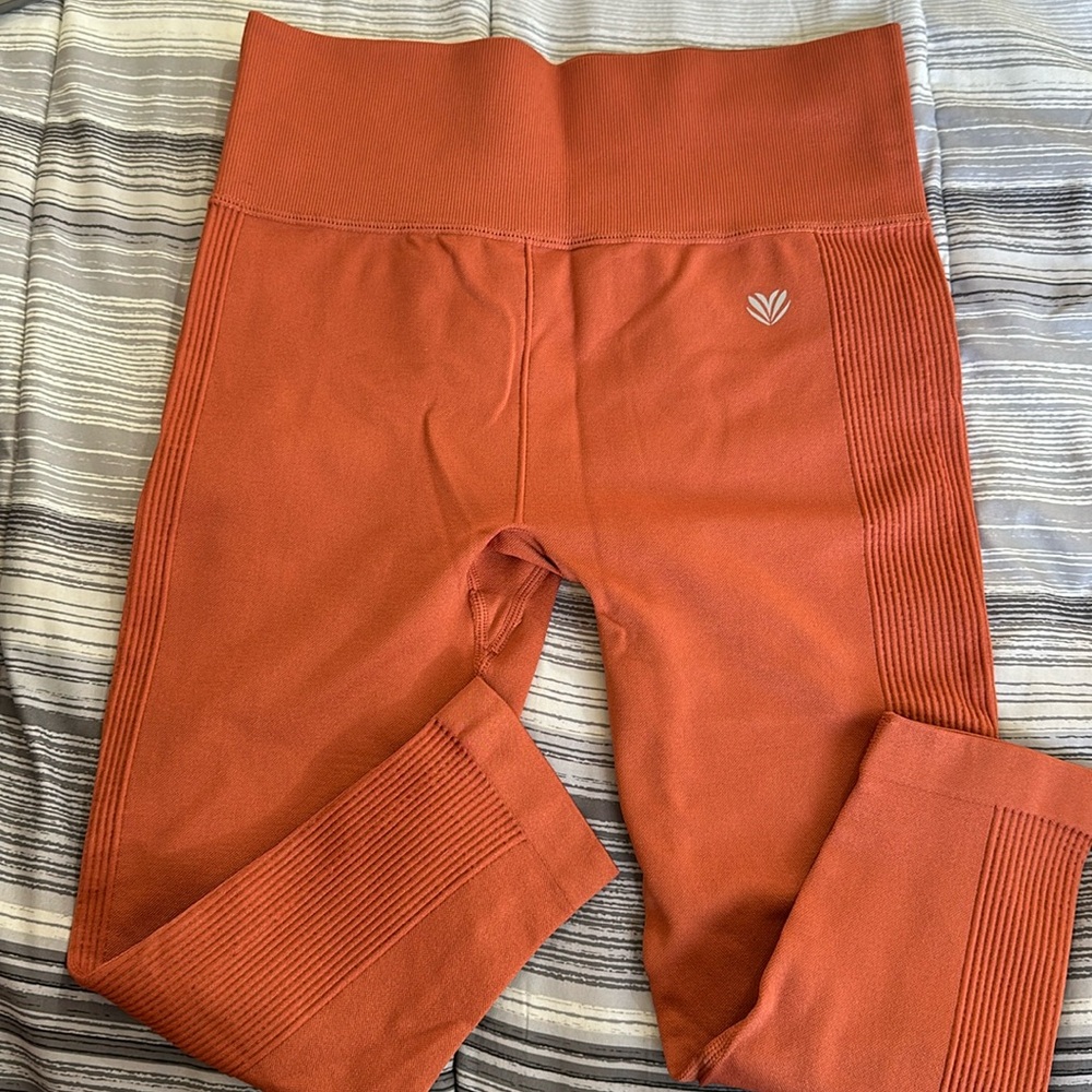 Forever 21 active capri leggings